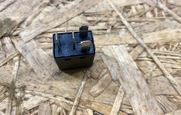 Volvo S40, V40 Other relay MB953382 023352A A1001X7