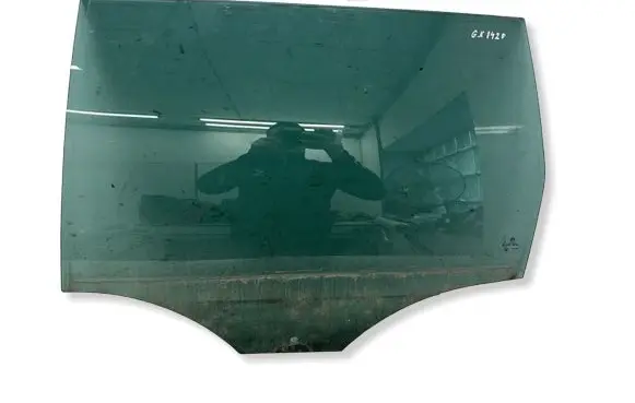 Volkswagen PASSAT B7 Rear door window glass 43R007954 A011404