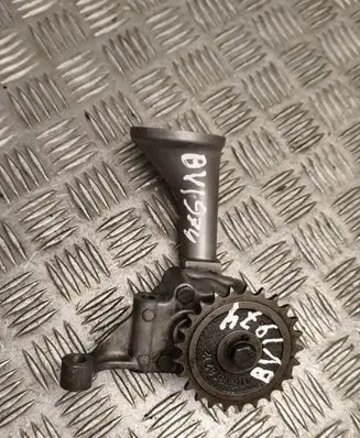 Mercedes-Benz 250 280 W108 Oil pump 1161800355