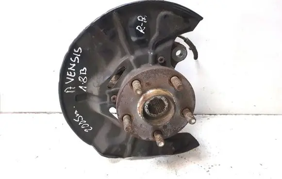 Toyota Avensis T250 Front wheel hub