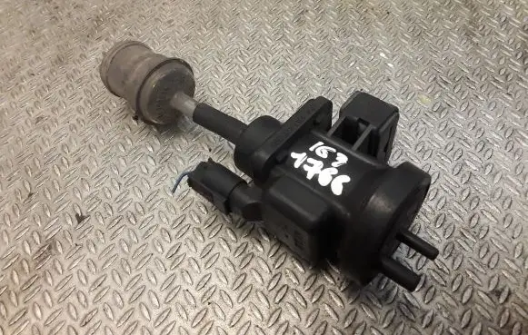 Mercedes-Benz ML W163 Turbo solenoid valve 0005450527 A0005450527