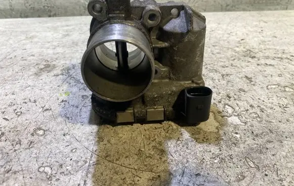 Renault Trafic II (X83) Throttle valve 8200330810 8200330812