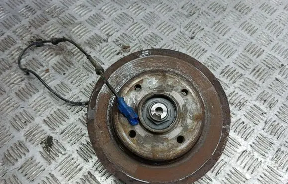Peugeot 2008 I Rear wheel hub