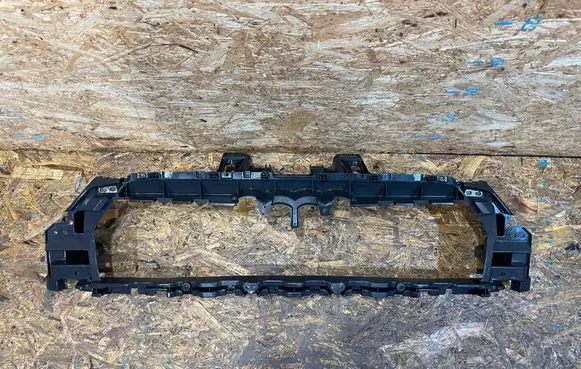 Audi Q3 8U Front bumper upper radiator grill 8U0853692C R1925-M