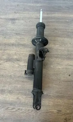 BMW 5 G30 G31 Front shock absorber/damper 6866389
