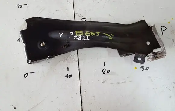 Fender mounting bracket