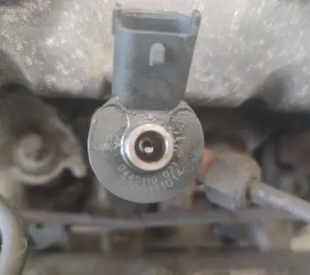 Renault Megane I Fuel injector 0445110021 7700111014