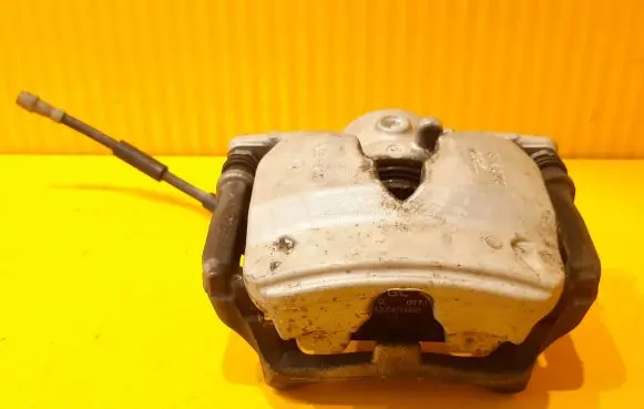 Mercedes-Benz C W205 Front brake caliper