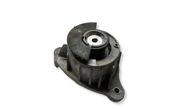 Mercedes-Benz Vito Viano W447 Engine mount bracket 
