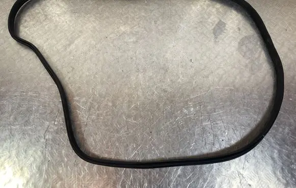 KIA Sorento IV Rear door rubber seal (on body) 