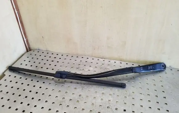 BMW 5 F10 F11 Front wiper blade arm 61617182460