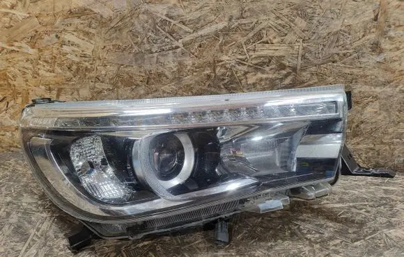Toyota Hilux (AN120, AN130) Headlight/headlamp