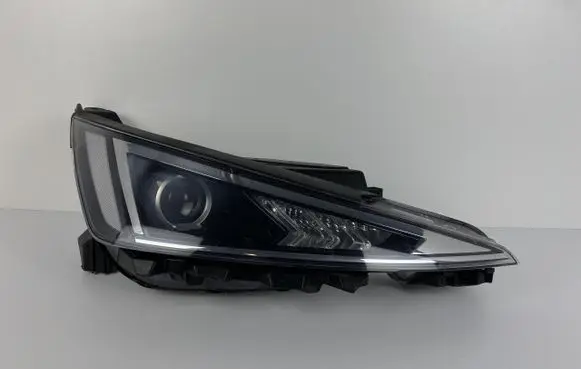 Hyundai Elantra VI Headlight/headlamp 92102F2600