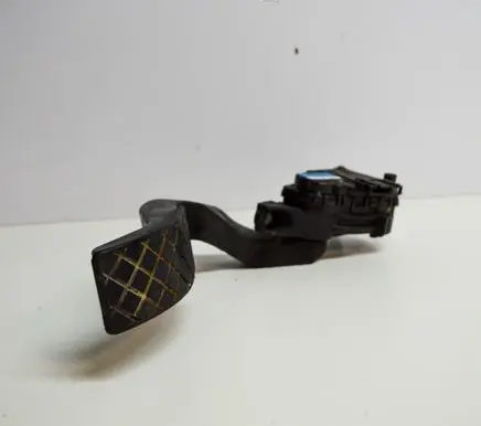 Audi A6 S6 C5 4B Accelerator throttle pedal 8D1723523N