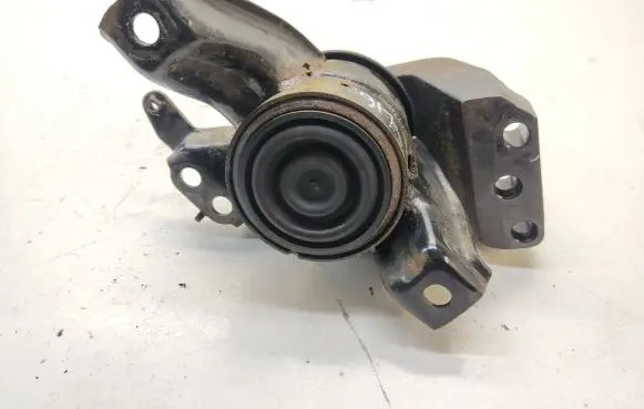 KIA Optima Engine mount bracket 21814C1000
