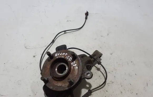 Front wheel hub