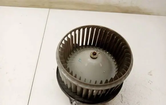 Land Rover Discovery 3 - LR3 Heater fan/blower 160700880