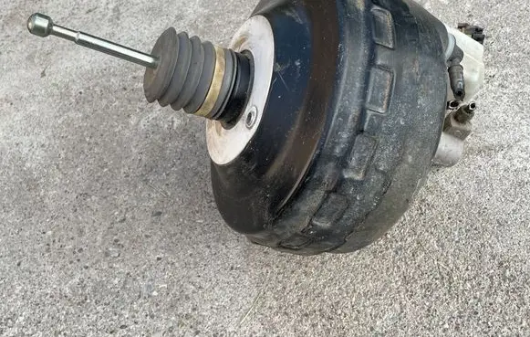 Opel Zafira C Brake booster 39060132