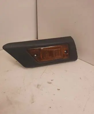 Mazda 323 F Front fender indicator light 21461311