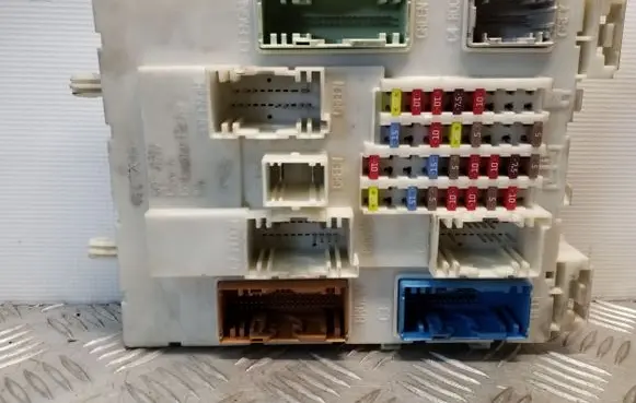 Volvo V40 Fuse module 31394135