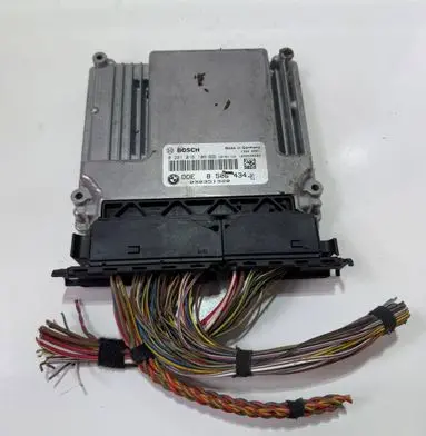 BMW 3 E90 E91 Engine ECU kit and lock set 8506434 030351320 0281016106