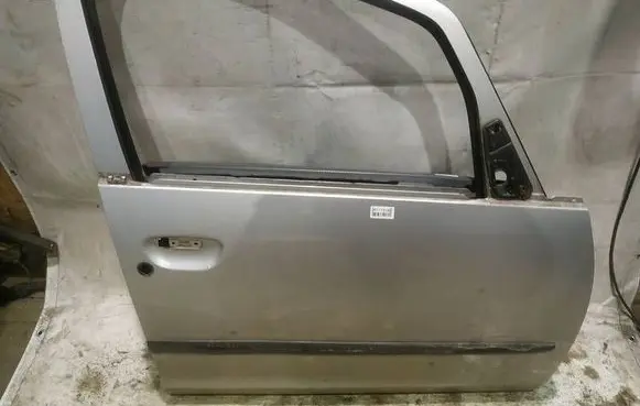 Mitsubishi Colt Front door PILKOS