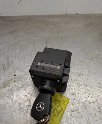 Mercedes-Benz C W203 Ignition lock 2035450608 0010480550206144