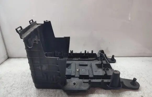 Volkswagen Touran II Battery tray 1K0915333