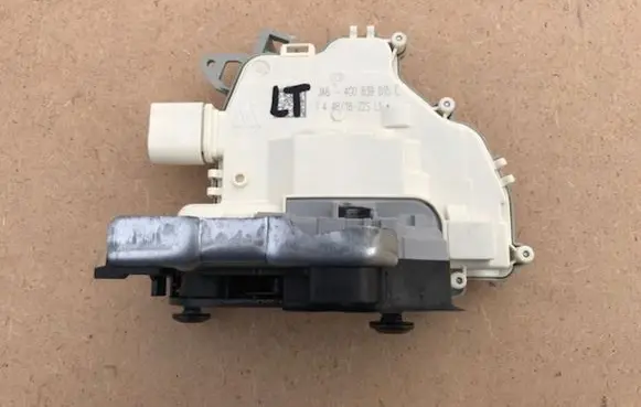 Audi Q3 8U Rear door lock 4G0839015B