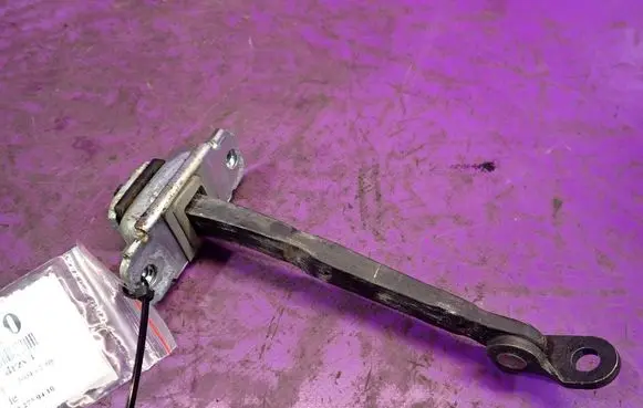 KIA Sportage Front door check strap stopper