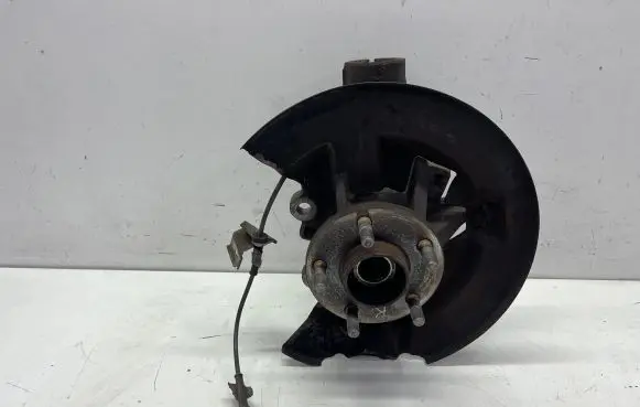 Front wheel hub