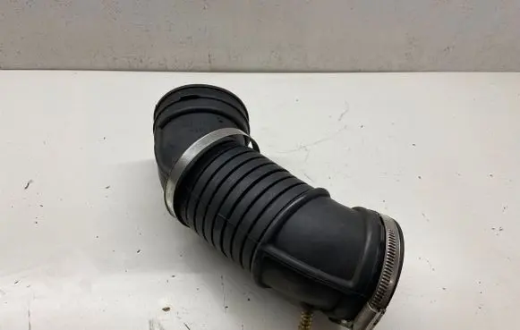 Audi A4 S4 B7 8E 8H Air intake duct part 8E0129627F B4166571