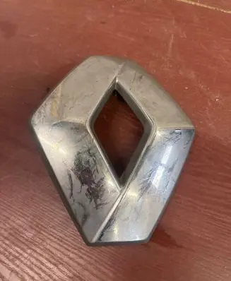 Manufacturer badge logo/emblem