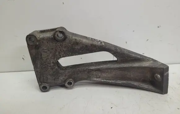 BMW 5 E34 Engine mounting bracket 1136537