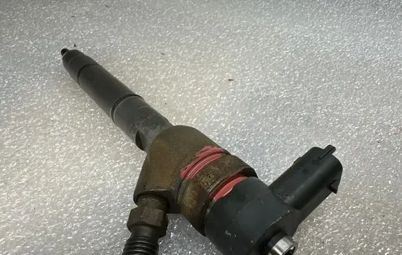 Hyundai i40 Fuel injector 338002A800