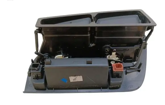 Peugeot 5008 Dash center air vent grill