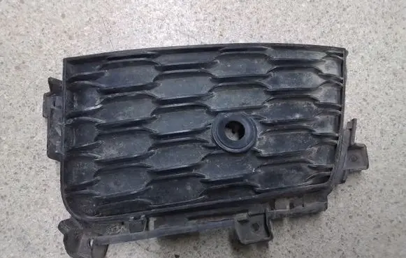 Jeep Grand Cherokee WL Front bumper lower grill 68408093AB