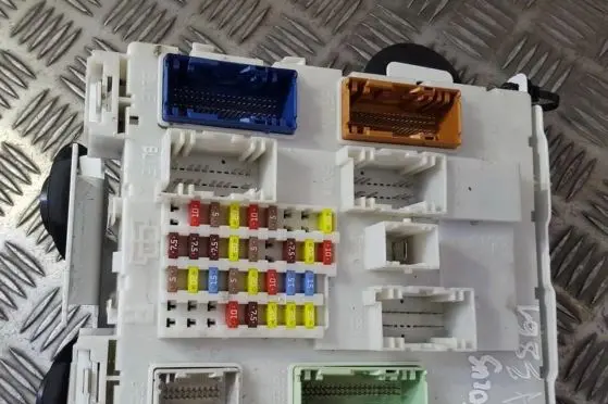 Ford Focus Fuse box set E11A002236 E11A-002236