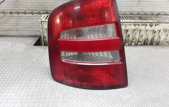 Skoda Fabia Mk1 (6Y) Rear/tail lights 6Y9945111B