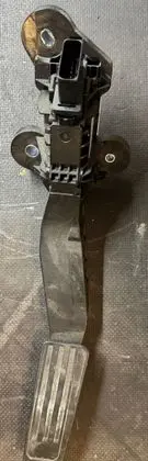 Jeep Grand Cherokee WL Accelerator throttle pedal 68360648AC 93446310 T0180019212551