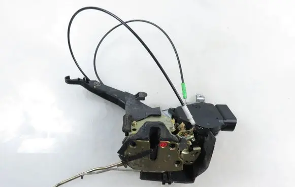 Toyota RAV 4 (XA20) Front door lock 