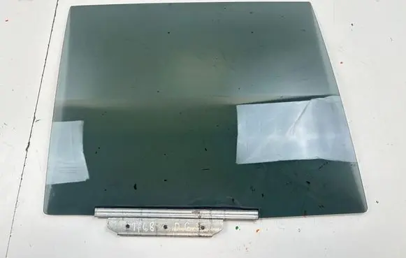 Toyota Hilux (AN120, AN130) Rear door window glass 