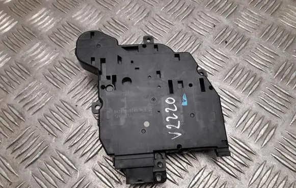 Lexus LBX Air flap motor/actuator 0638009140