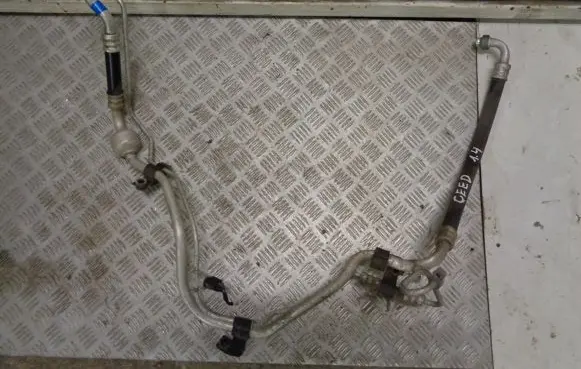 KIA Ceed Air conditioning (A/C) pipe/hose