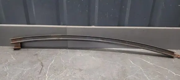 Volkswagen PASSAT B2 Door glass rail 
