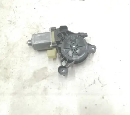 Audi Q3 F3 Front door window regulator motor 5Q0959801C