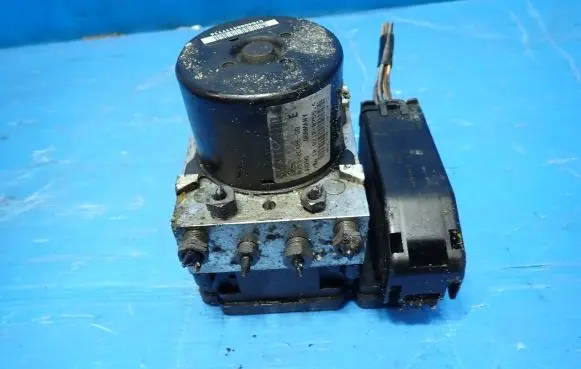 Ford Fiesta ABS Pump AV59-2C405-GB