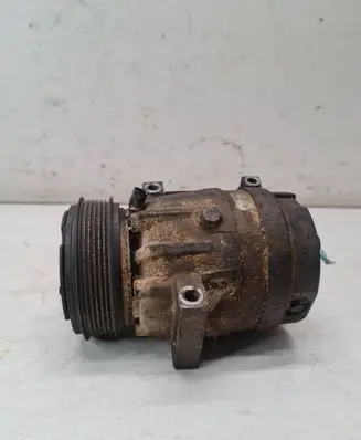 Opel Vivaro Air conditioning (A/C) compressor (pump) 7700105765