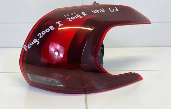 Peugeot 2008 I Rear/tail lights 00200841