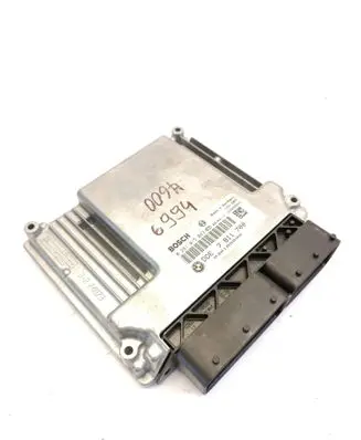 BMW 3 E90 E91 Engine control unit/module 7811700 0281015043 030189890